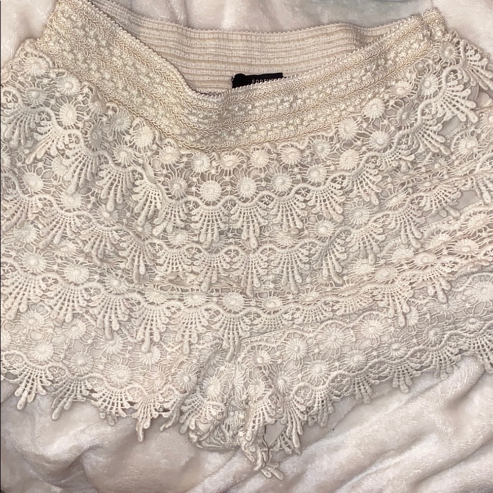 Forever 21 crochet shorts size small